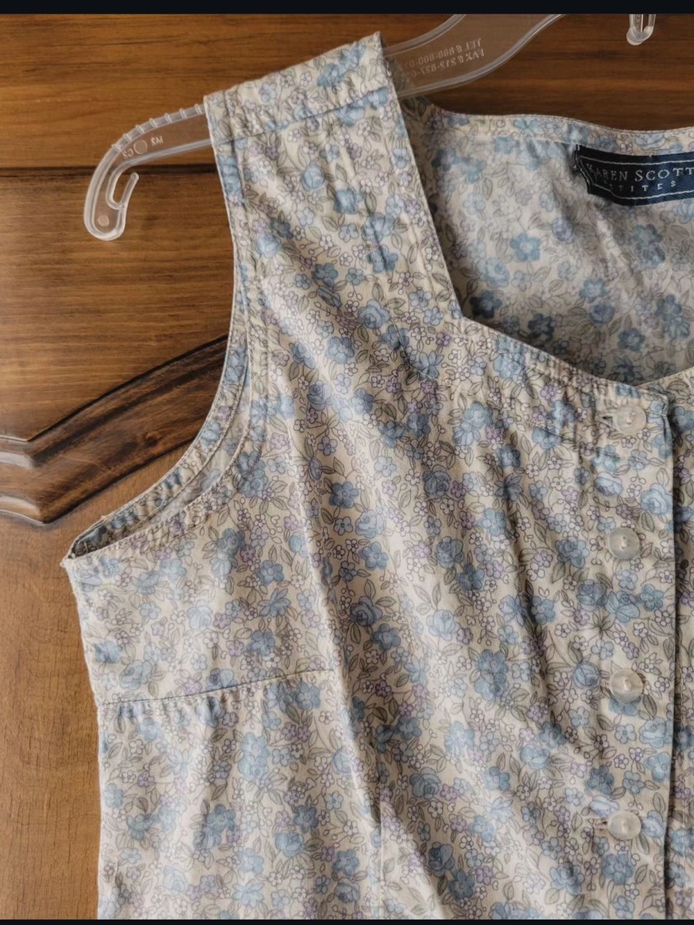 VTG KAREN SCOTT Sleeveless Floral Button-Front Top